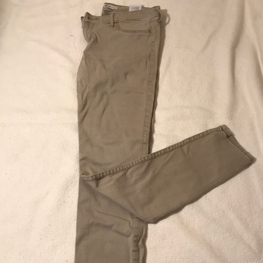 Hollister tan right fitting stretch pants